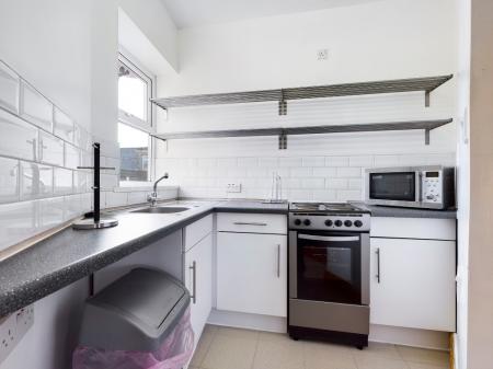 1 bedroom Flat to let in Eversley Road, Sketty, Swansea, SA2