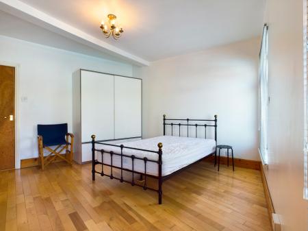 1 bedroom Flat to let in Eversley Road, Sketty, Swansea, SA2