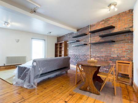 1 bedroom Flat to let in Eversley Road, Sketty, Swansea, SA2