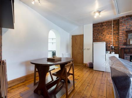 1 bedroom Flat to let in Eversley Road, Sketty, Swansea, SA2