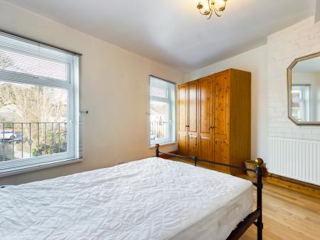 1 bedroom Flat to let in Eversley Road, Sketty, Swansea, SA2