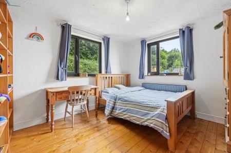 3 bedroom Semi-detached house for sale in Engine Row, Penclawdd, Swansea, SA4