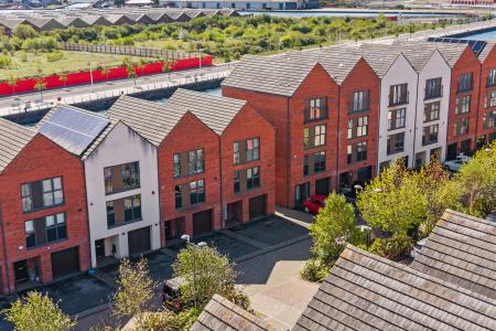 4 bedroom Town house for sale in Langdon Road, Mariners Walk, Swansea, SA1