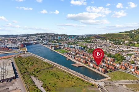4 bedroom Town house for sale in Langdon Road, Mariners Walk, Swansea, SA1