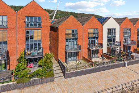 Langdon Road, Mariners Walk, Swansea, SA1