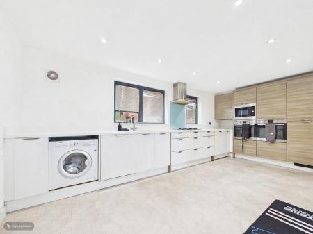 4 bedroom Town house for sale in Langdon Road, Mariners Walk, Swansea, SA1