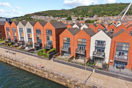 4 bedroom Town house for sale in Langdon Road, Mariners Walk, Swansea, SA1
