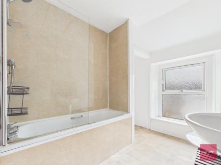 2 bedroom Flat to let in Constitution Hill, Uplands, Swansea, SA1
