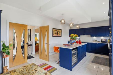 7 bedroom Detached house for sale in Beaumont Grove, Upper Killay, Swansea, SA2
