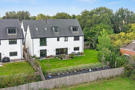 7 bedroom Detached house for sale in Beaumont Grove, Upper Killay, Swansea, SA2