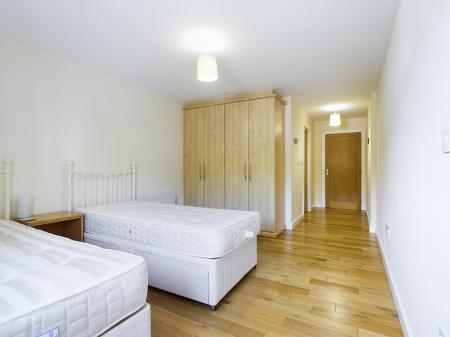 2 bedroom Flat to let in The Osborne, Langland, Swansea, SA3