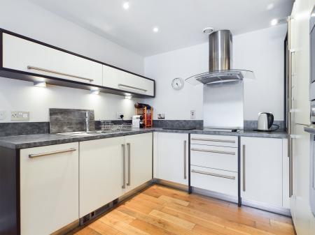 2 bedroom Flat to let in The Osborne, Langland, Swansea, SA3
