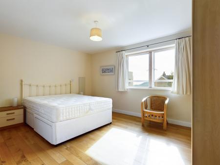 2 bedroom Flat to let in The Osborne, Langland, Swansea, SA3
