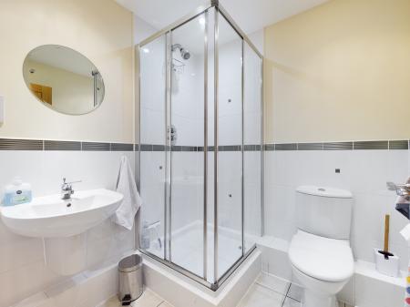 2 bedroom Flat to let in The Osborne, Langland, Swansea, SA3