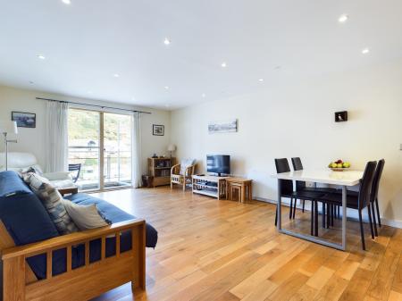 2 bedroom Flat to let in The Osborne, Langland, Swansea, SA3