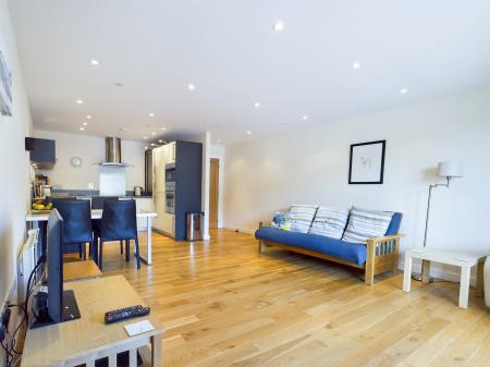 2 bedroom Flat to let in The Osborne, Langland, Swansea, SA3