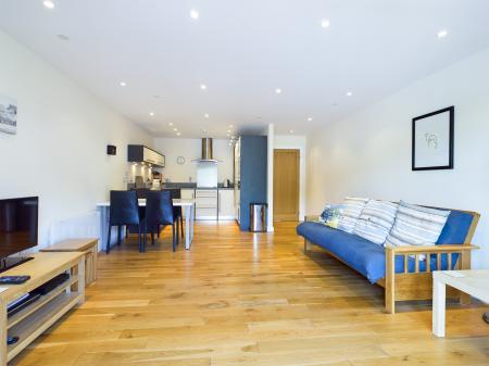 2 bedroom Flat to let in The Osborne, Langland, Swansea, SA3