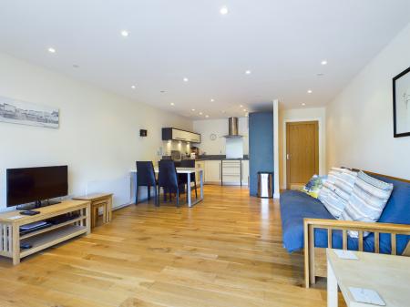 2 bedroom Flat to let in The Osborne, Langland, Swansea, SA3