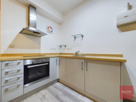 1 bedroom Studio flat to let in College Street, City Centre, Swansea, SA1
