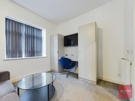 1 bedroom Studio flat to let in College Street, City Centre, Swansea, SA1