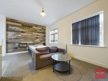 1 bedroom Studio flat to let in College Street, City Centre, Swansea, SA1