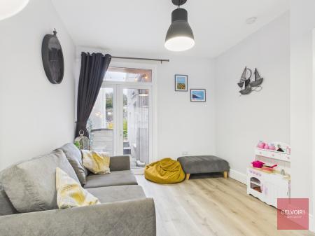 4 bedroom Terraced House to let in Victoria Avenue, Mumbles, Swansea, SA3