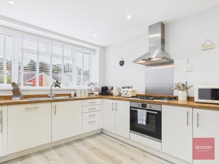 4 bedroom Terraced House to let in Victoria Avenue, Mumbles, Swansea, SA3