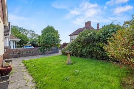 3 bedroom Detached house for sale in Hillgrove, Caswell, Swansea, SA3