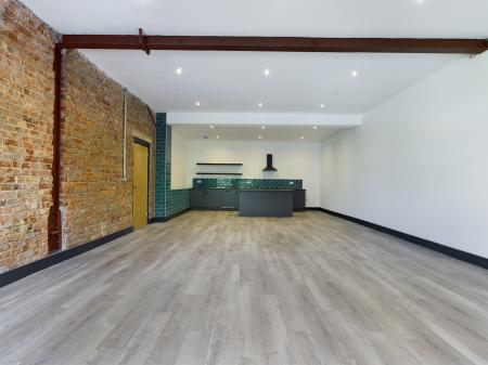 3 bedroom Flat to let in Kings Buildings, City Centre, Swansea, SA1