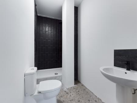 3 bedroom Flat to let in Kings Buildings, City Centre, Swansea, SA1