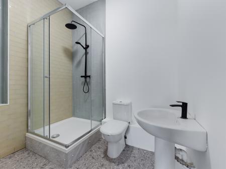 3 bedroom Flat to let in Kings Buildings, City Centre, Swansea, SA1