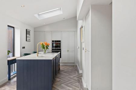 4 bedroom Detached house for sale in Pennard Road, Kittle, Swansea, SA3