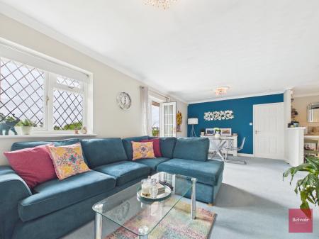 2 bedroom Flat for sale in Penlan Crescent, Uplands, Swansea, SA2