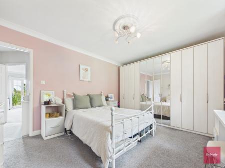 2 bedroom Flat for sale in Penlan Crescent, Uplands, Swansea, SA2