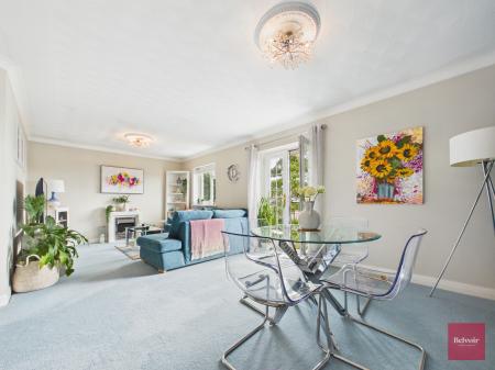 2 bedroom Flat for sale in Penlan Crescent, Uplands, Swansea, SA2