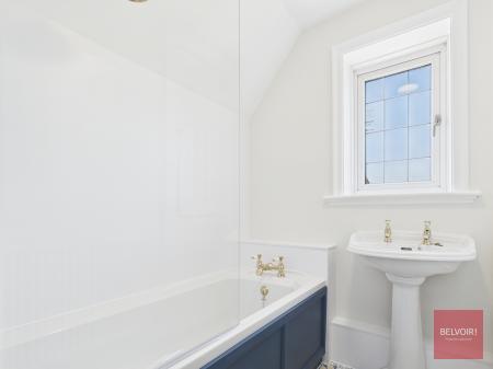 3 bedroom Detached house to let in Southgate Road, Southgate, Swansea, SA3