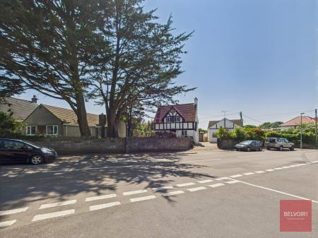 3 bedroom Detached house to let in Southgate Road, Southgate, Swansea, SA3