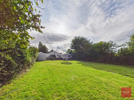 5 bedroom Detached bungalow for sale in Carmarthen Road, Fforestfach, Swansea, SA5