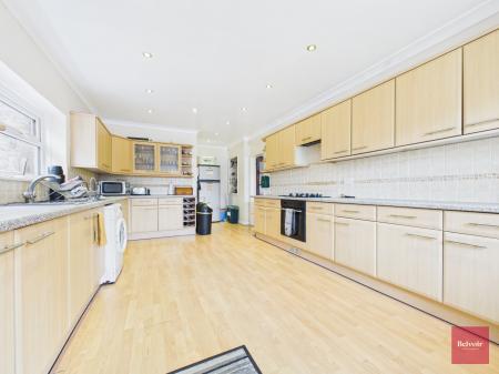 5 bedroom Detached bungalow for sale in Carmarthen Road, Fforestfach, Swansea, SA5