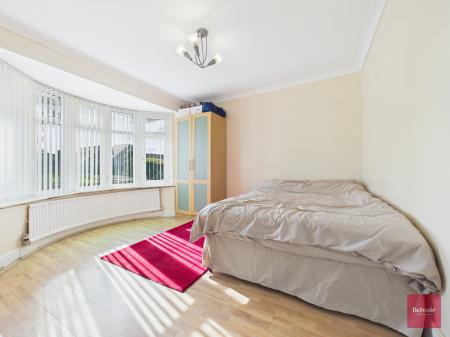 5 bedroom Detached bungalow for sale in Carmarthen Road, Fforestfach, Swansea, SA5