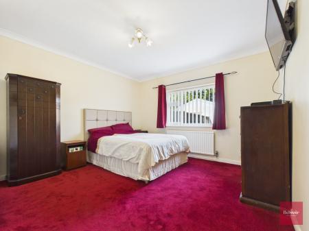5 bedroom Detached bungalow for sale in Carmarthen Road, Fforestfach, Swansea, SA5