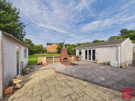 5 bedroom Detached bungalow for sale in Carmarthen Road, Fforestfach, Swansea, SA5