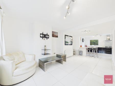 4 bedroom Semi-detached house for sale in Townhill Road, Mayhill, Swansea, SA1