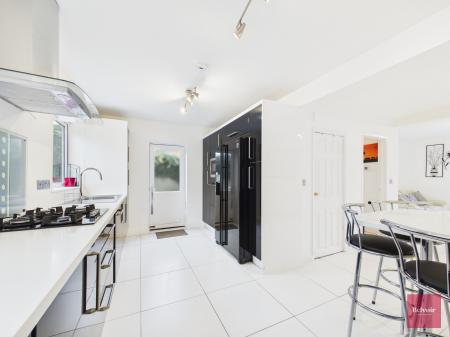4 bedroom Semi-detached house for sale in Townhill Road, Mayhill, Swansea, SA1