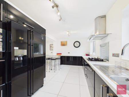 4 bedroom Semi-detached house for sale in Townhill Road, Mayhill, Swansea, SA1
