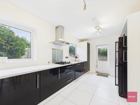 4 bedroom Semi-detached house for sale in Townhill Road, Mayhill, Swansea, SA1