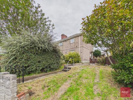 4 bedroom Semi-detached house for sale in Townhill Road, Mayhill, Swansea, SA1