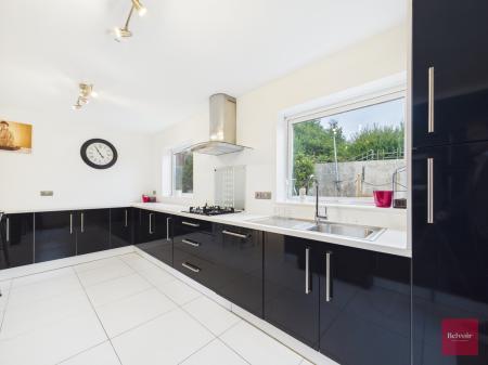 4 bedroom Semi-detached house for sale in Townhill Road, Mayhill, Swansea, SA1