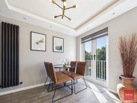 3 bedroom Flat for sale in Oak Ridge, Sketty, Swansea, SA2