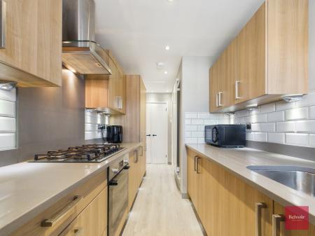 3 bedroom Flat for sale in Oak Ridge, Sketty, Swansea, SA2